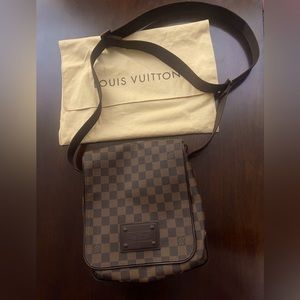 Authentic Louis Vuitton damier ebene crossbody bag